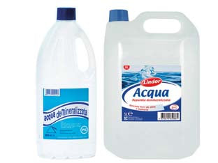 Acqua demineralizzata lt.2 - lt.2 - utilizzo: per l’auto, batterie e radiatori. per la casa, ferri da stiro, bollitura siringhe.