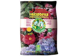 Terriccio del giardiniere per acidofile lt.20 - ideale per il rinvaso e la coltivazione di azalee, rododendri, ortensie, gardenie, felci, erica, e in genere per tutte quelle...